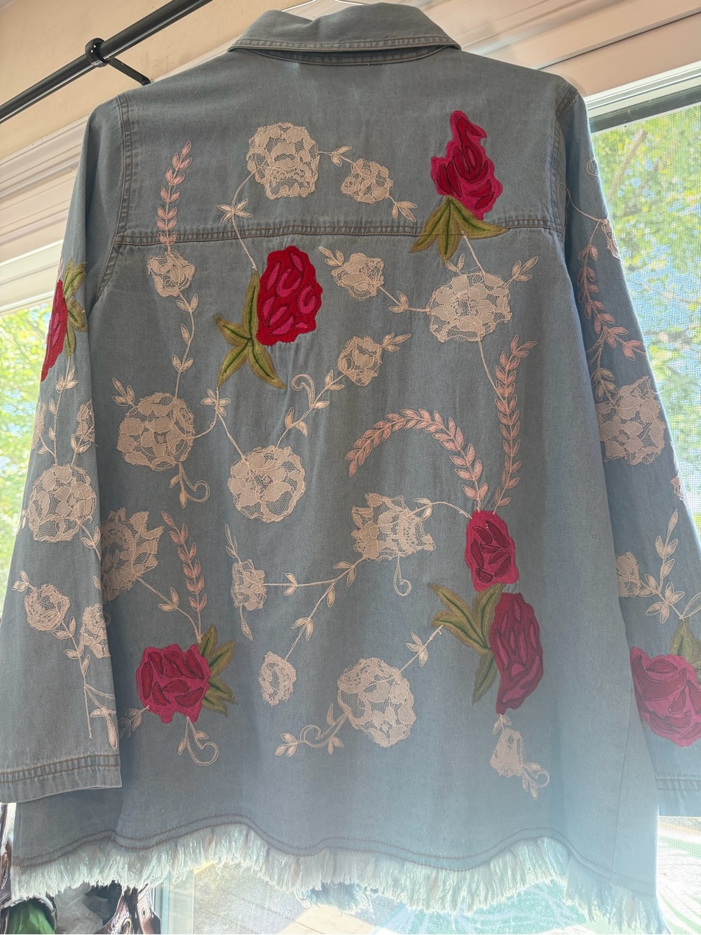 Women’s Indigo Moon QVC Embroidered Denim Jacket with Roses- Size L NWOT - Picture 2 of 4